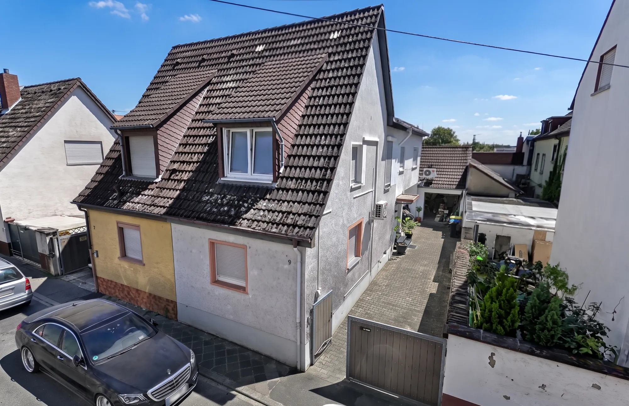 Hausansicht von der Straße